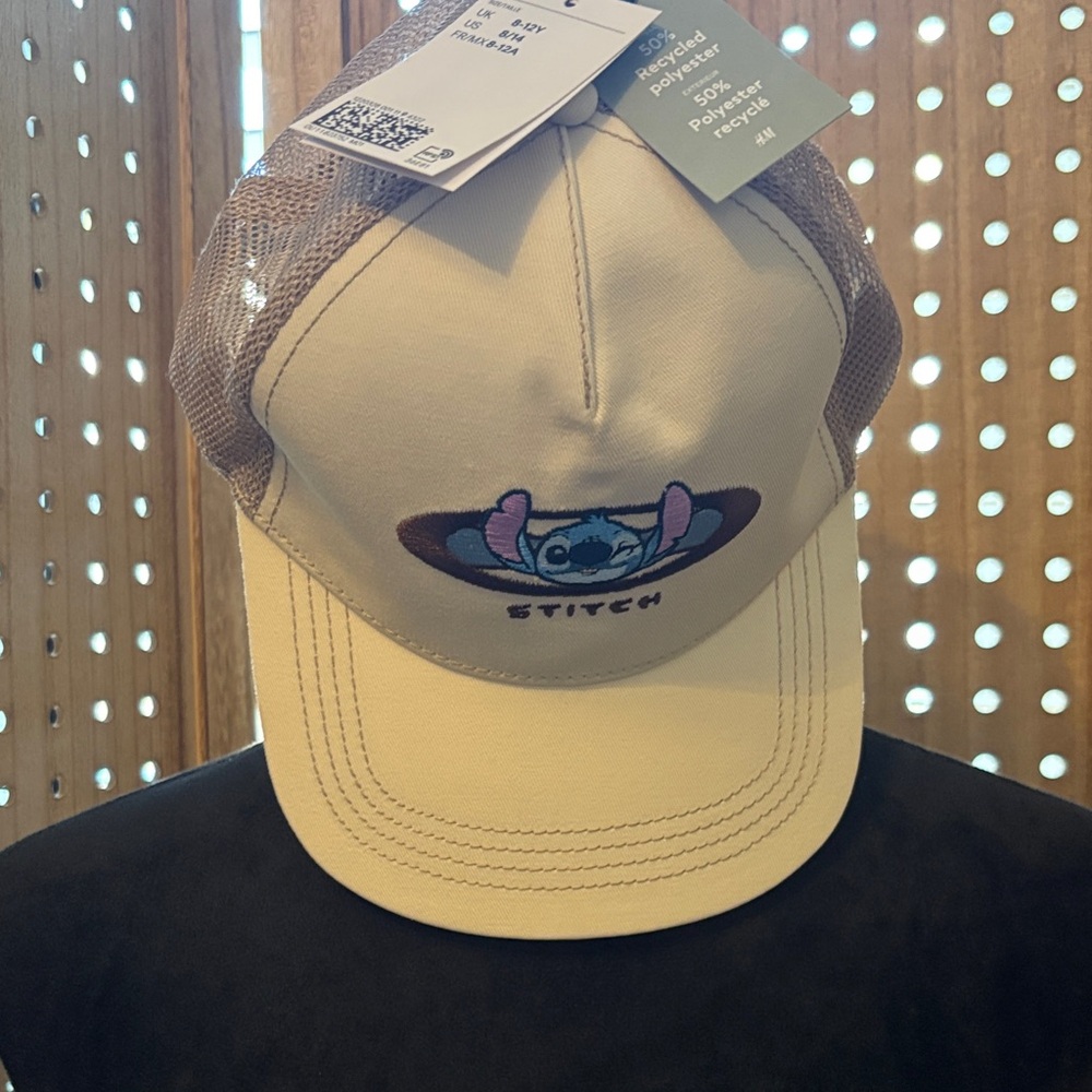 Disney‎ H&M Gray and Cream Stitch Cap
Youth 8/14
NWT
